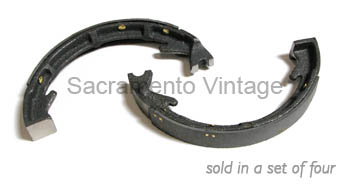 [03281] ACCESSORY BRAKE SHOES WITH BONDED LINING 1909-25 SET OF 4