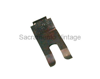 [08494-3] BIG TRUCK C500-1100 DOOR LOCK RETAINER CLIP 1957-63