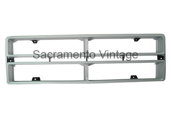 [207686] GRILLE PLASTIC INSERT R.H 1972