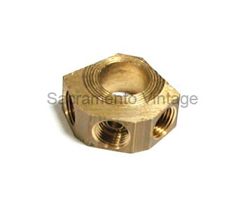 [05245] MASTER CYLINDER FITTING- 3 PORT 3 PORT 1939-52