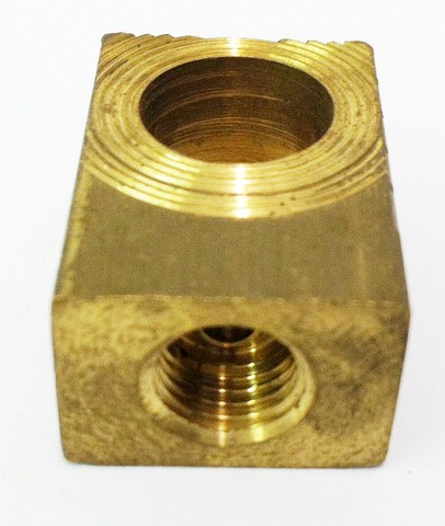 [527068] MASTER CYLINDER OUTLET FITTING- BRASS - 1952-56 PASSENGER 52-59 MERCURY W/ MANUAL