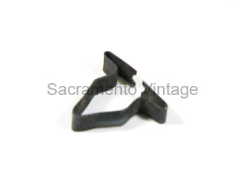 [201243] MOLDING CLIP-CAB/ROCKER CORNER 1973-79