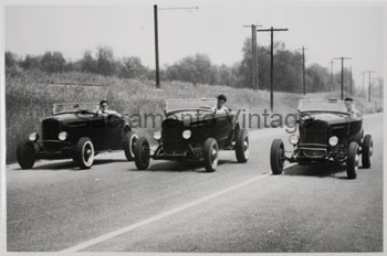 [01932-2-4] PICTURE- STREET SCENE THREE 1932 ROADSTERS