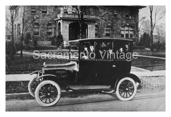 [01920-T-18] PICTURE-CENTERDOOR  W/PEOPLE 1920 