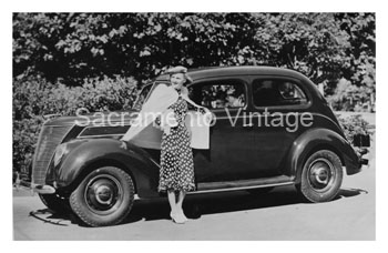 [01937-19] PICTURE-2DR.FLATBACK SEDAN 1937
