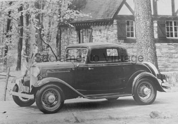[01932-14] PICTURE-3-WINDOW COUPE 3/4 1932