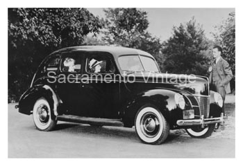 [01940-3] PICTURE-4 DOOR DELUXE 1940