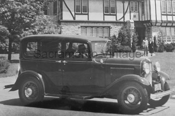 [01932-17] PICTURE-4 DOOR SEDAN 1932