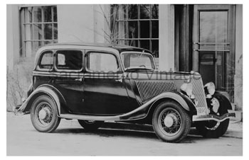 [01934-7] PICTURE-4 DOOR SEDAN 1934