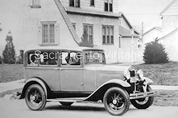 [01930-31-12] PICTURE-4-DR.TOWN SEDAN 1930-31