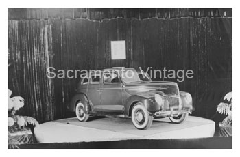 [01939-12] PICTURE-4DR.NEW CAR DISPLAY 1939