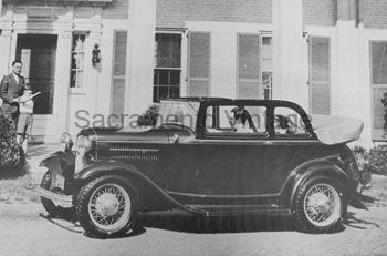 [01932-39] PICTURE-B-400 WITH TOP DOWN 1932