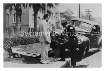[01940-5] PICTURE-COUPE IN ACCIDENT 1940