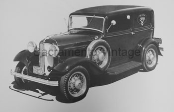 [01932-37] PICTURE-DAVE GRAHAM DELIVERY SEDAN