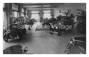 [01930-31-49] PICTURE-DEALER SHOWROOM