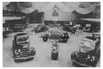[01935-21] PICTURE-EUROPEAN AUTO EXPO DISPLAY