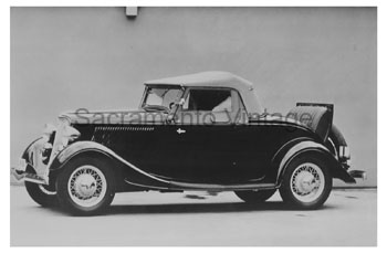 [01933-3] PICTURE-RDST.T/UP W/CURTAIN 1933
