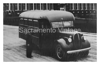 [01937-23] PICTURE-SCHOOL BUS, 3/4 FRONT VIEW