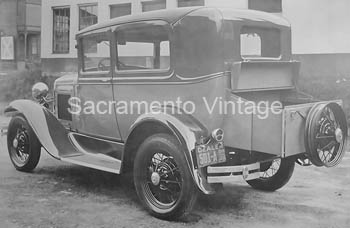 [01930-31-44] PICTURE-TUDOR W/PULL-OUT TRUNK