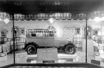 [01928-29-21] PICTURE-TUDOR WINDOW DISPLAY 1928-29