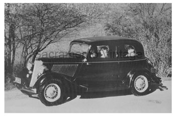 [01933-12] PICTURE-VICTORIA,3/4 F/VIEW 1933