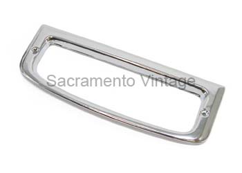 [207967-1] T/L BEZEL L.H STYLESIDE 2 hole 1967-72