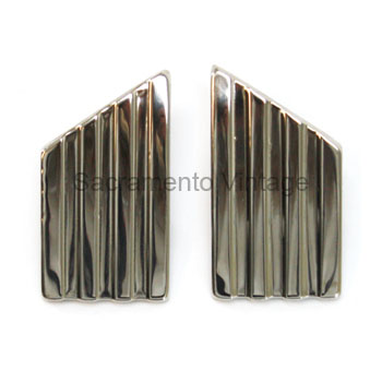 [06156] TAIL LIGHT HOUSING ORNAMENTS (TRIM)- STAINLESS PASSENGER 1942-48