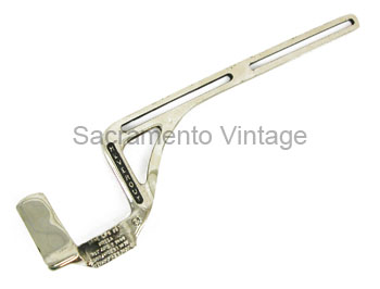 [03965] TAIL LIGHT AND LICENSE BRACKET- NEVER OUT BRASS 1909-16