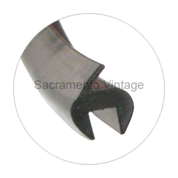 [04153] WINDSHIELD DIVIDER RUBBER 1922-27