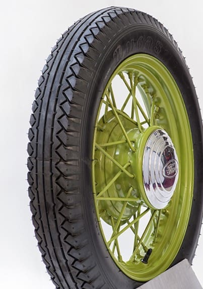 [05020] TIRE- LUCAS BLACKWALL  525/550-18 (1932)